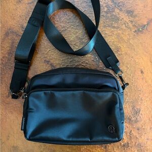 Lululemon Everywhere Crossbody 3L Large